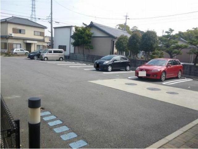 駐車場　駐車場