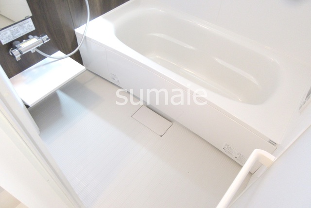 バス・シャワールーム　バスルームです。