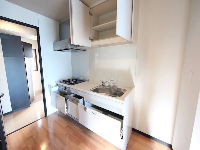 キッチン　システムキッチン（ガス3口コンログリル付）食器洗浄乾燥機