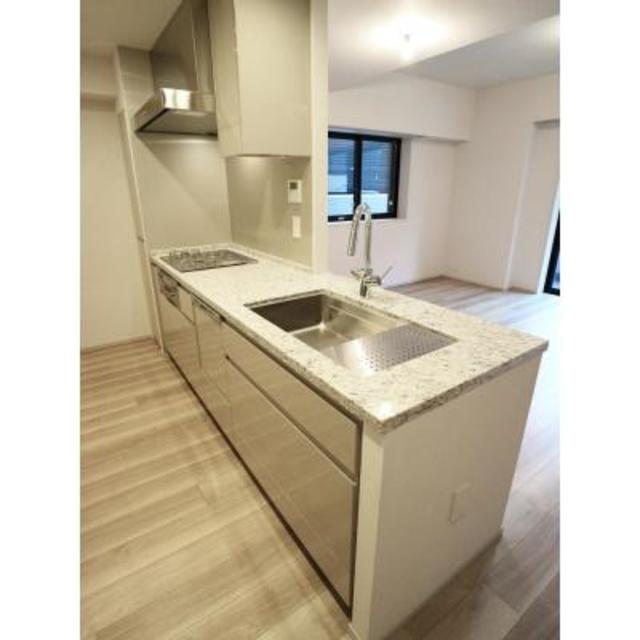 キッチン　※写真は同タイプ住戸です。