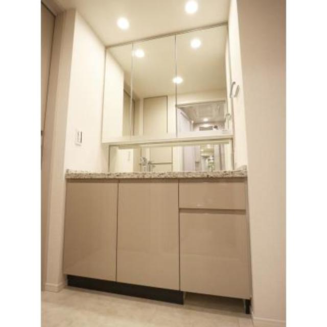 洗面設備　※写真は同タイプ住戸です。