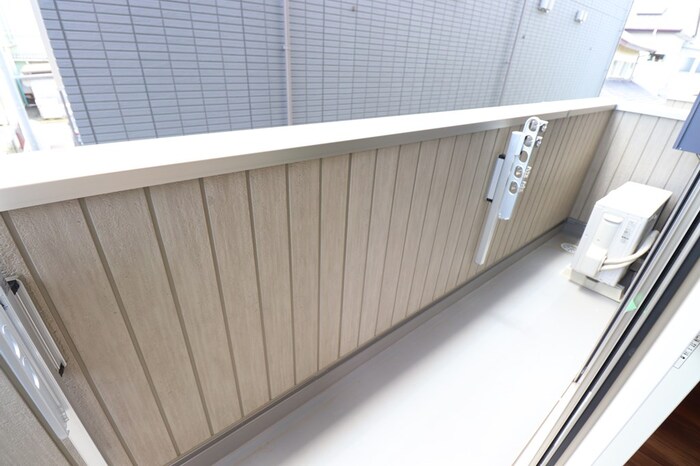 バルコニー　外からの目が気にならないバルコニーで洗濯物が干せます