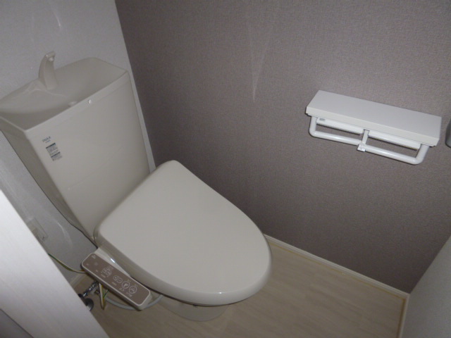 トイレ　温水洗浄便座