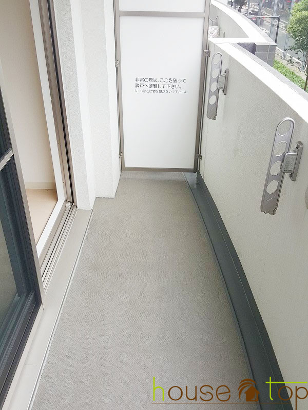 バルコニー　南面バルコニーなので日当たり・通風良好です♪