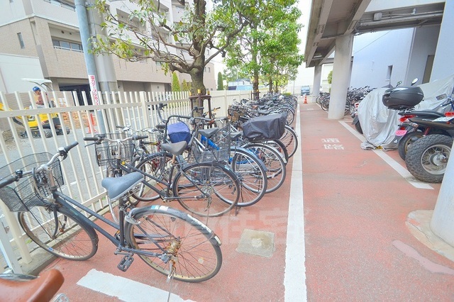 駐車場　駐輪場