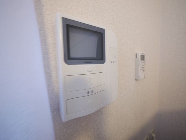 セキュリティ　★防犯にも安心がもてるモニター付きインターホンです★