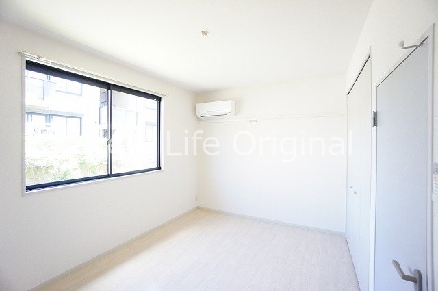 その他部屋・スペース　7.3帖洋室にもエアコン付きです☆
