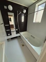 バス・シャワールーム　バスルームです