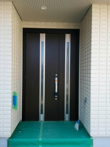 玄関　玄関の鍵はディンプルキーです