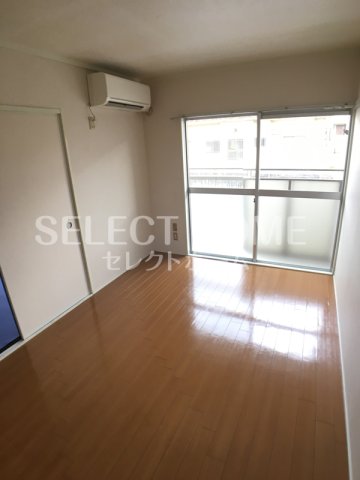 その他部屋・スペース　広くて明るい寝室