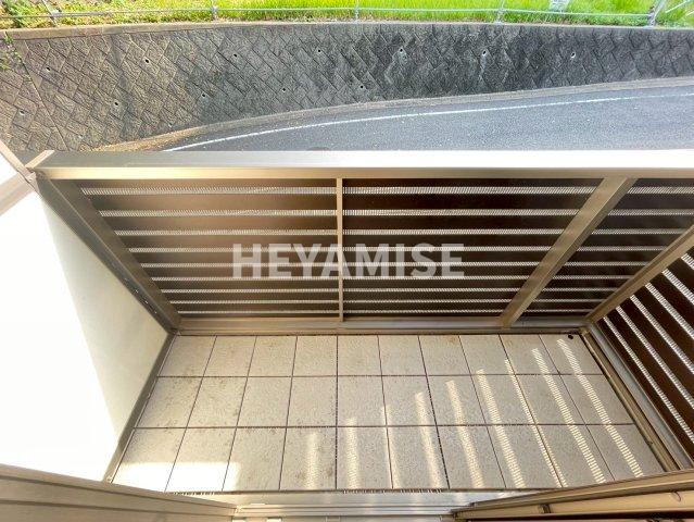 バルコニー　※同物件反転タイプの写真でございます※現況を優先します※