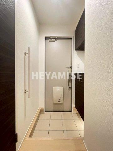 玄関　※同物件反転タイプの写真でございます※現況を優先します※