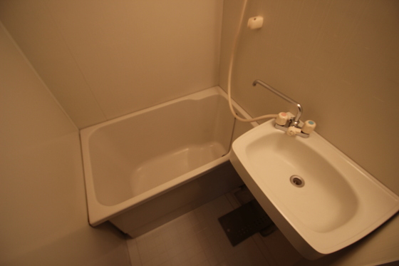バス・シャワールーム　※別号室の写真です