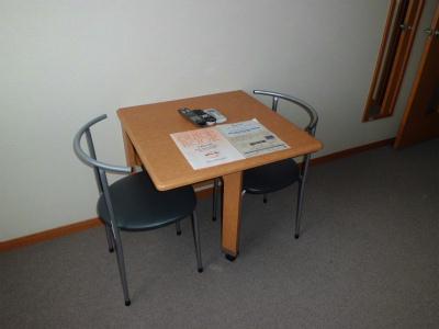 その他　二人で仲良く寛げるテーブルとイス。