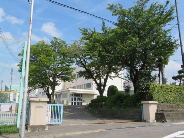 中学校　各務原市立蘇原中学校（中学校）まで1828m