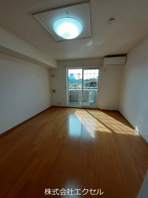 居室・リビング　エアコン完備のリビングです。