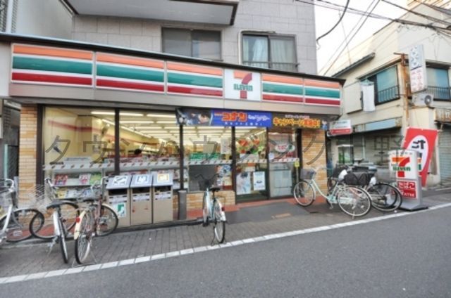 コンビニ　セブンイレブン（コンビニ）まで580m