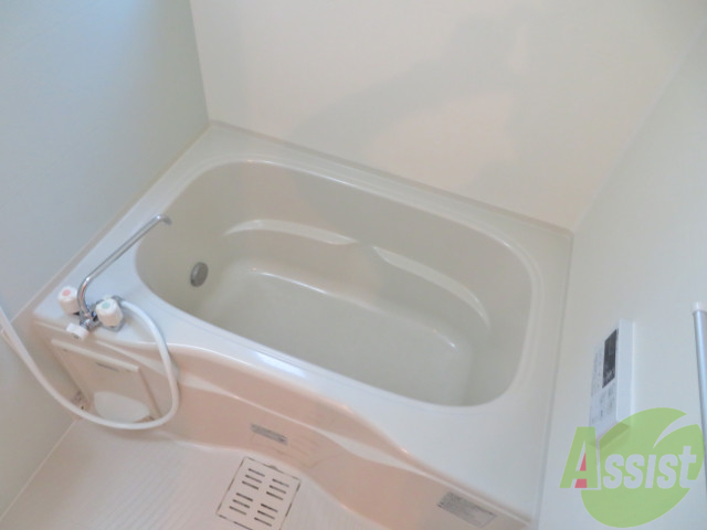 バス・シャワールーム　追焚機能付きでいつでも湯舟に浸かることができてありがたい！