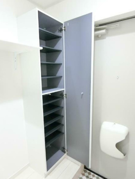 玄関　ハーミットクラブハウス・カミクラ