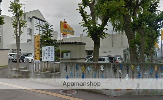 小学校　和光小学校（小学校）まで320m