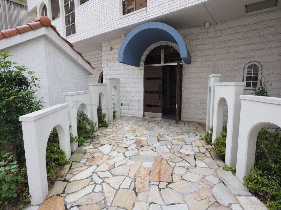 エントランス　ヴィラ・リヴィエール