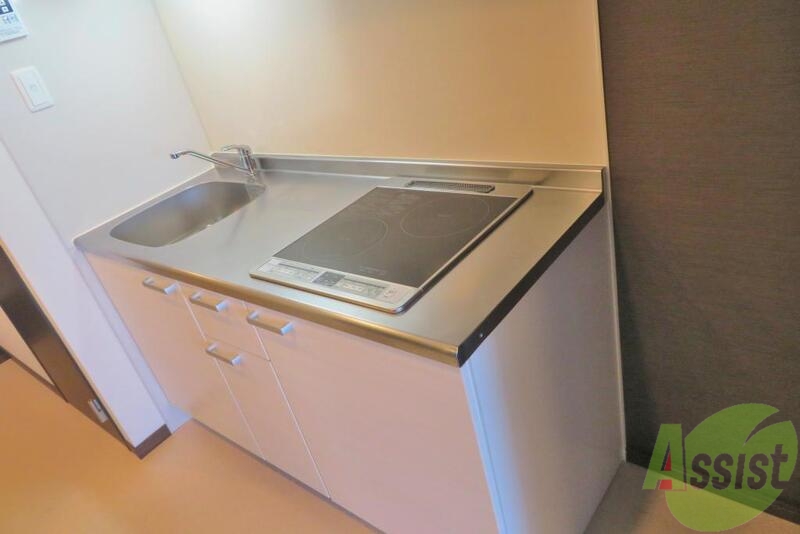 キッチン　キッチンはシステムキッチンでＩＨヒーターなのでお掃除も楽々。