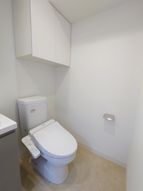 トイレ　※写真は同タイプ住戸です。