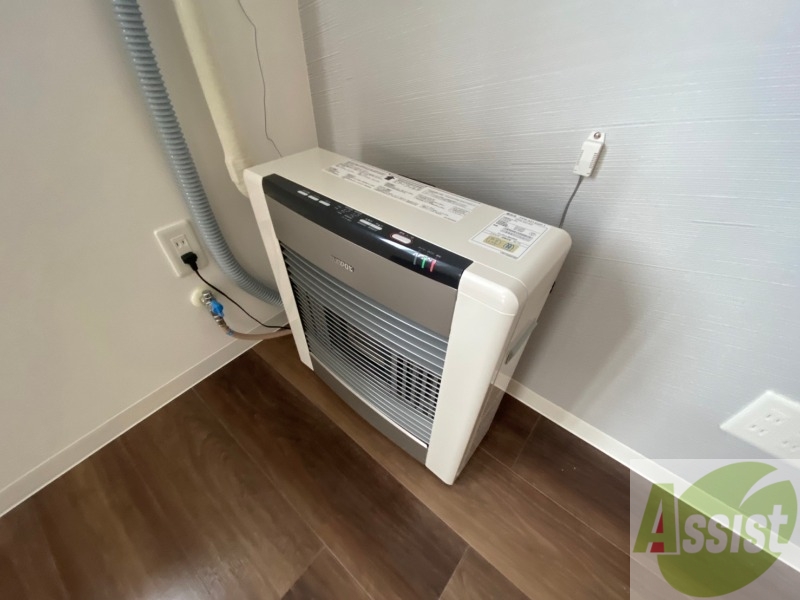 その他設備　給湯器は簡単操作で温度調整ができますよ