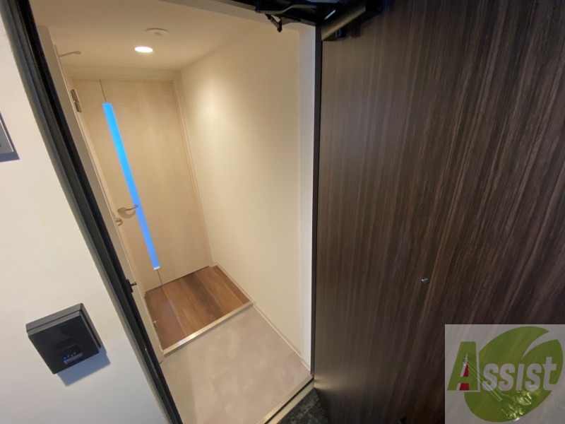 玄関　玄関の様子です。明るい印象ですね。気分もあがりそう。