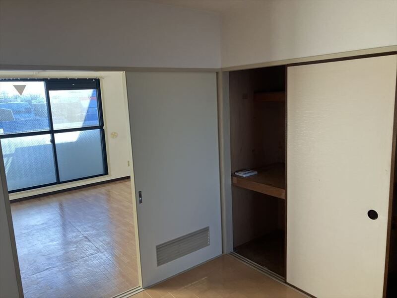 居室・リビング　☆明るい洋室☆