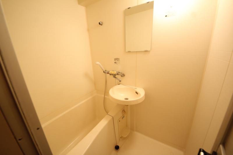 バス・シャワールーム　お風呂で日々の疲れを落としましょう