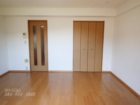 居室・リビング　室内