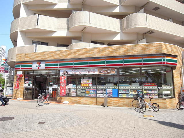 コンビニ　セブンイレブン大阪江戸堀３丁目店（コンビニ）まで517m