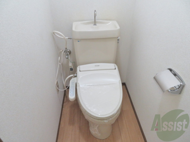 トイレ　トイレにはちゃんとウォシュレットもついてますよー