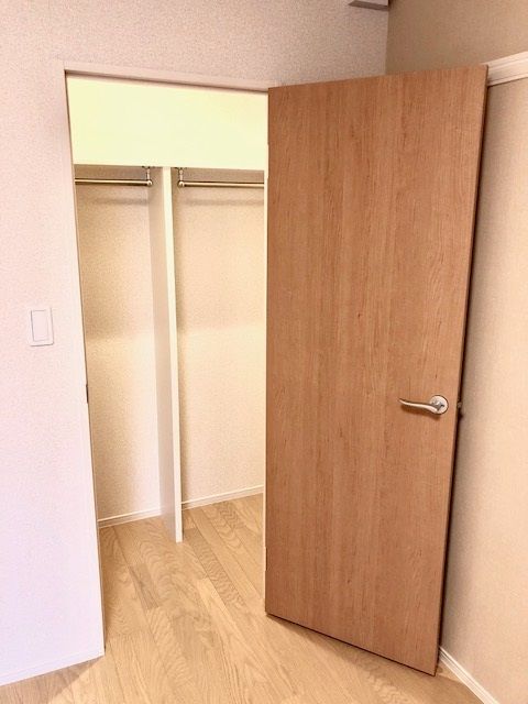 収納　収納力たっぷりのウォークインクローゼット