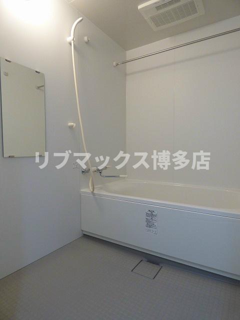 バス・シャワールーム　一日の疲れを癒すバスルームです★