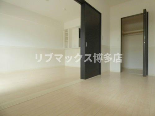 その他部屋・スペース　広めの洋室部分でレイアウトしやすい間取りです★