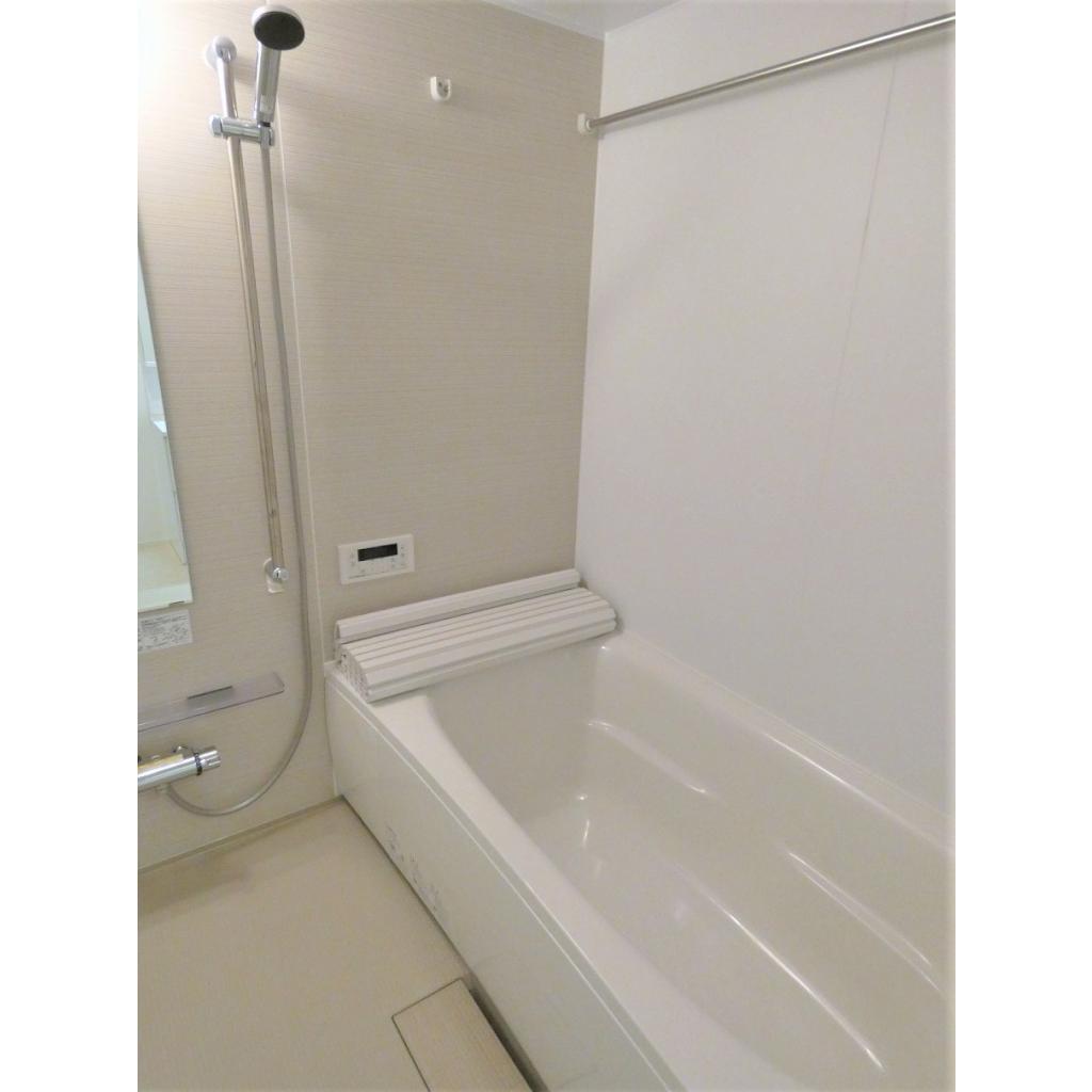 バス・シャワールーム　別部屋の写真です