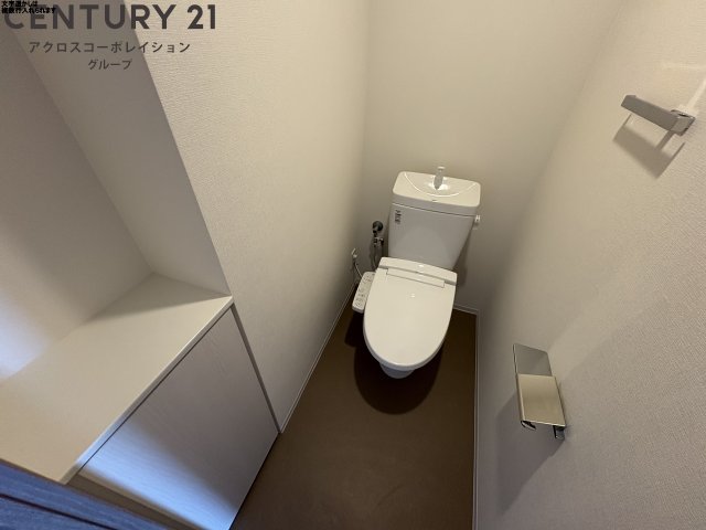 トイレ　温水洗浄便座付きのトイレです♪