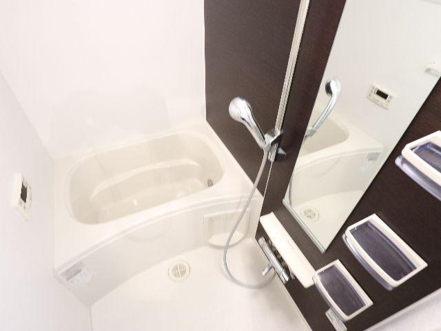 バス・シャワールーム　お風呂で日々の疲れを落としましょう