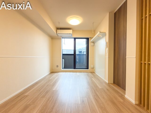 居室・リビング　同タイプ間取りの別部屋写真です。