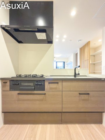 キッチン　同タイプ間取りの別部屋写真です。