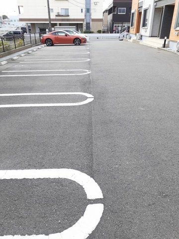 駐車場　駐車スペースもあります☆
