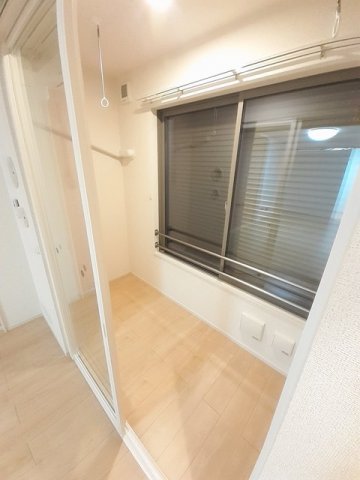 バルコニー　日当たり良好なサンルームです♪