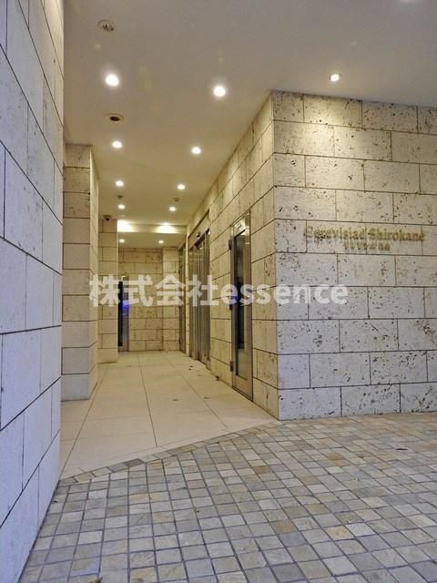 エントランス　弊社ではオンライン対応・現地対応可能です♪