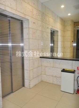 ロビー　弊社ではオンライン対応・現地対応可能です♪