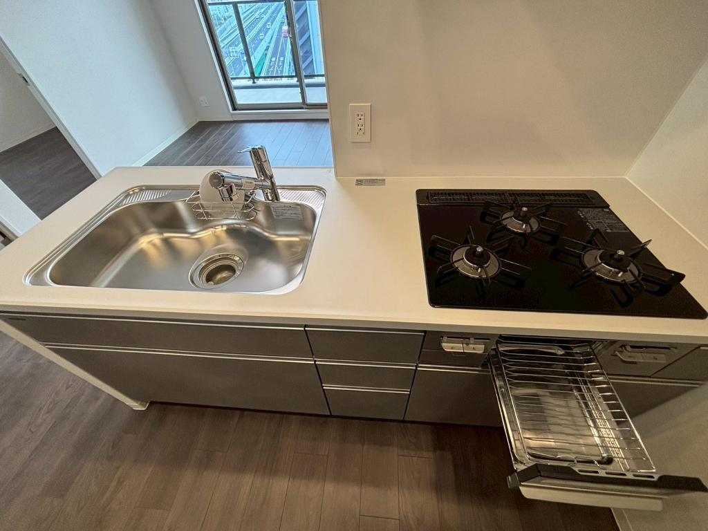 キッチン　3口ガスコンロ