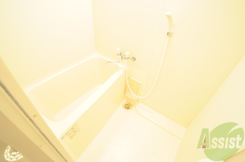 バス・シャワールーム　一日の疲れを洗い流す大切な空間。ゆったりくつろいでください。