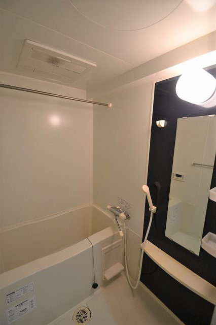 バス・シャワールーム　追い炊き機能付き