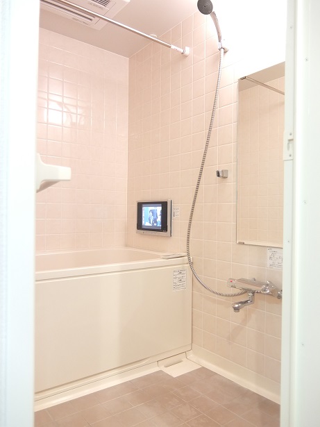 バス・シャワールーム　※参考写真　浴室テレビは鏡に仕様変更済みです